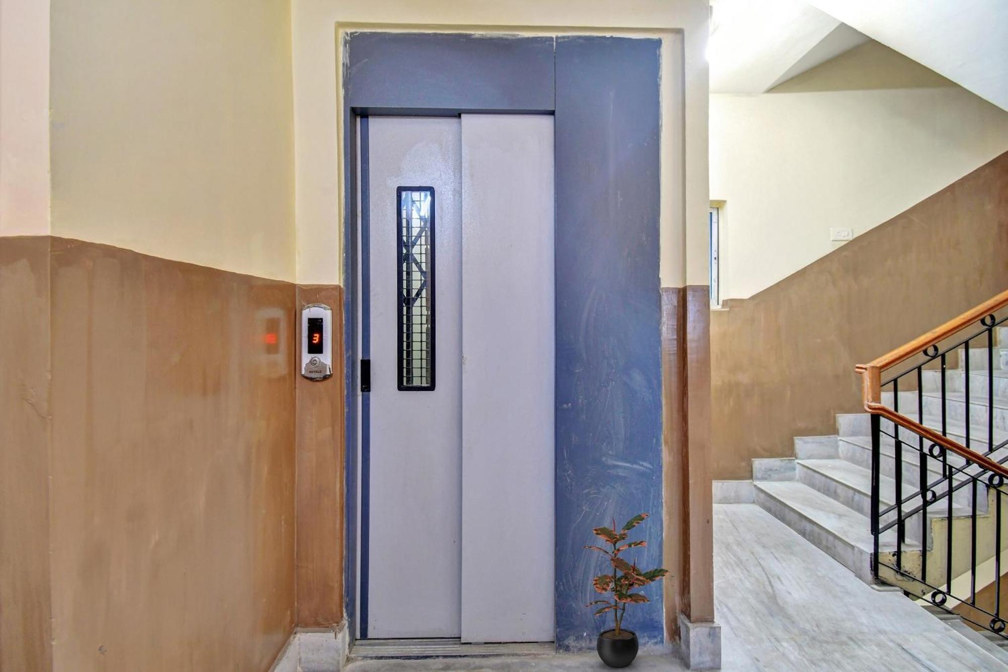 Hotel O Prasad Inn Kalkutta Exterior foto